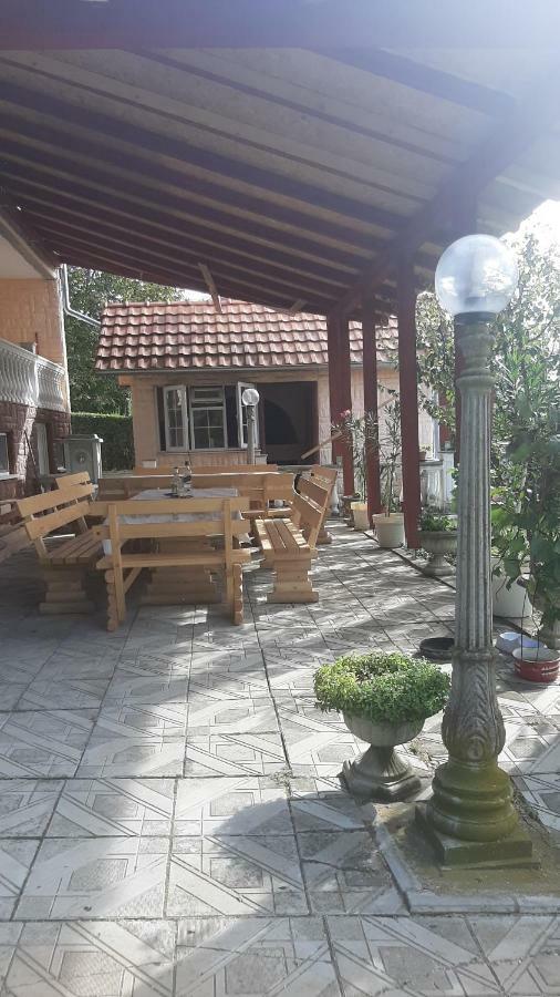 Aleksandar Vila Br Vrdnik Exteriör bild